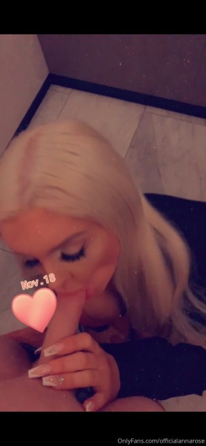 xhaleyrose Photo #12