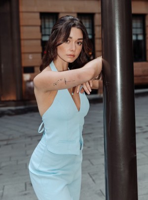 Zoe Kalotheos Photo #11