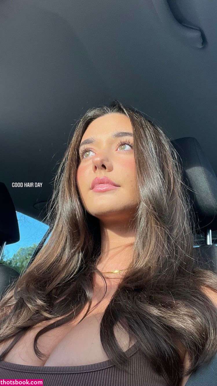 Zoe Kalotheos Photo #24