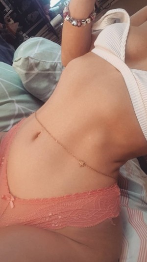 Zoe Phillips Photo #2