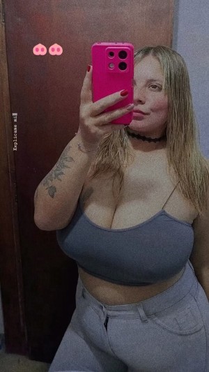 Estefani Favila Photo #5