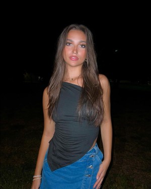 Katie Thompson Photo #14