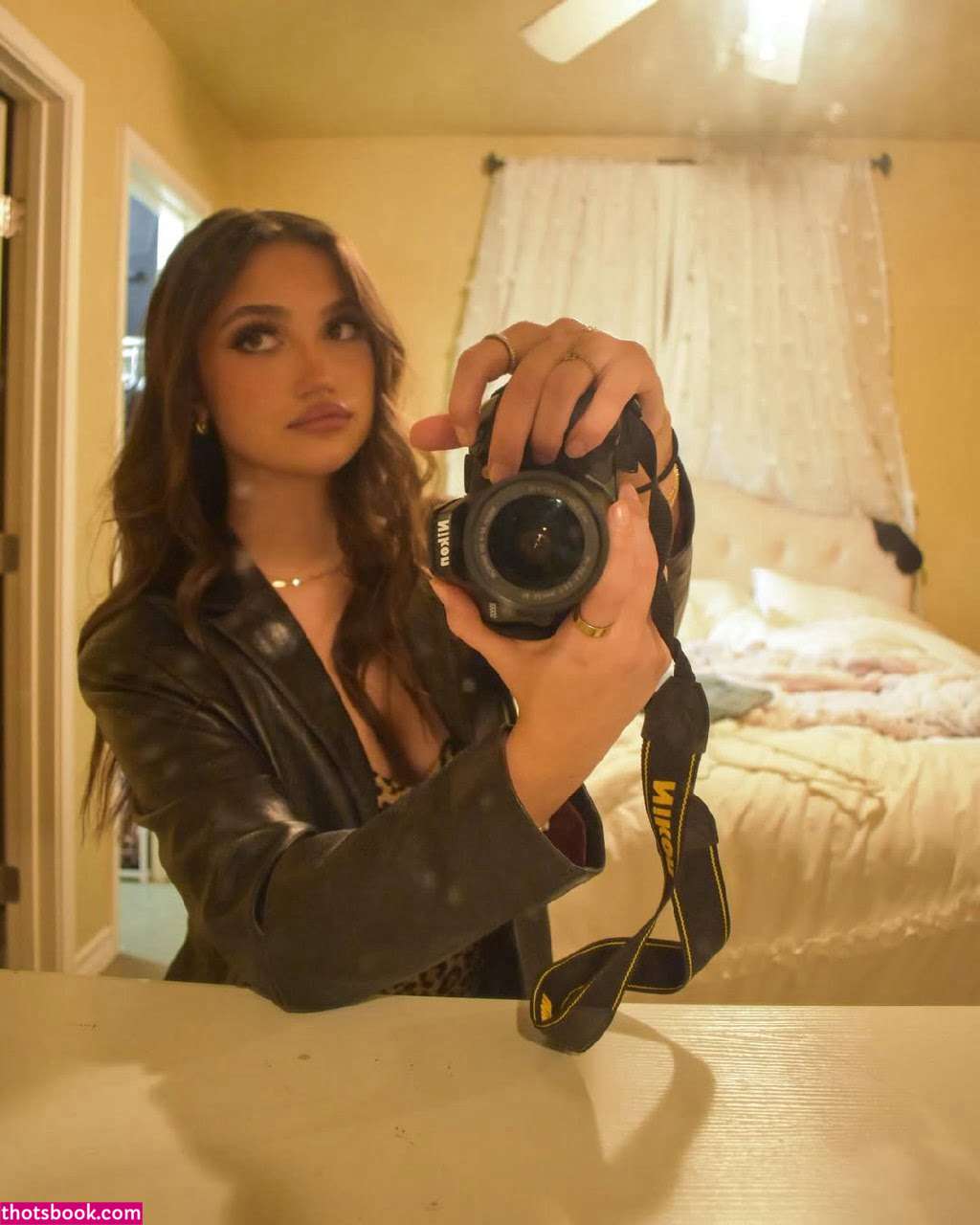 Katie Thompson Photo #18