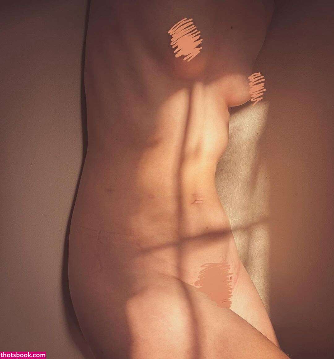 Lady Long Limbs Photo #20