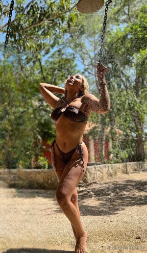 Alaina Hazel Photo #1