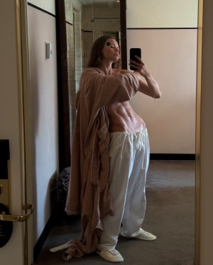 Bella Michlo Photo #20