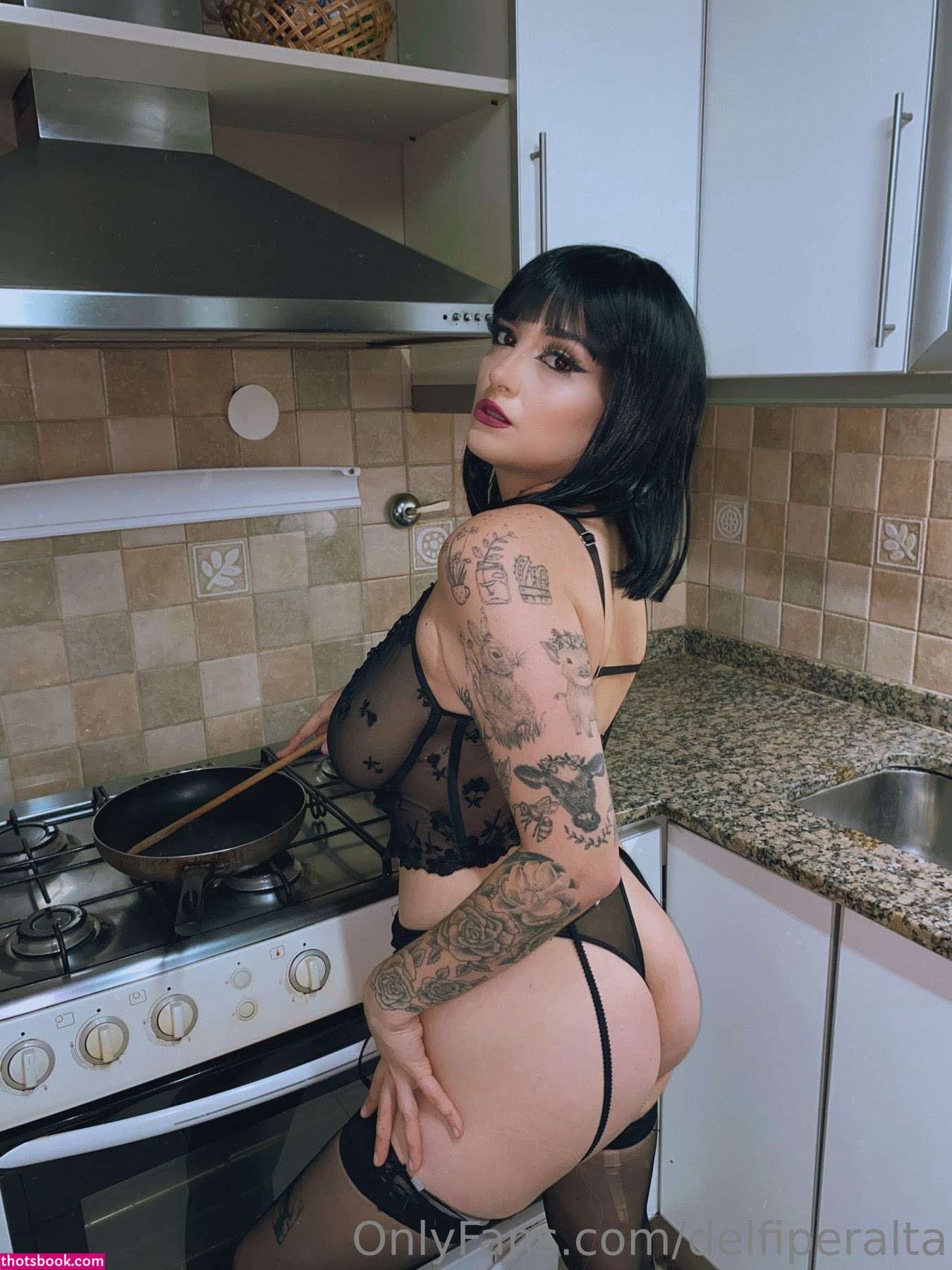 Delfi Peralta Photo #6