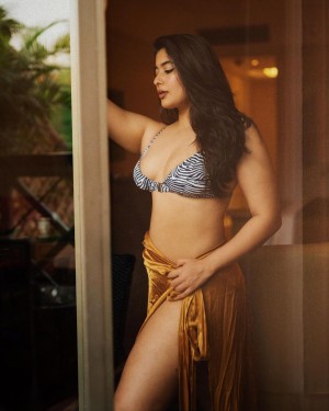 Nikita Sharma Photo #32