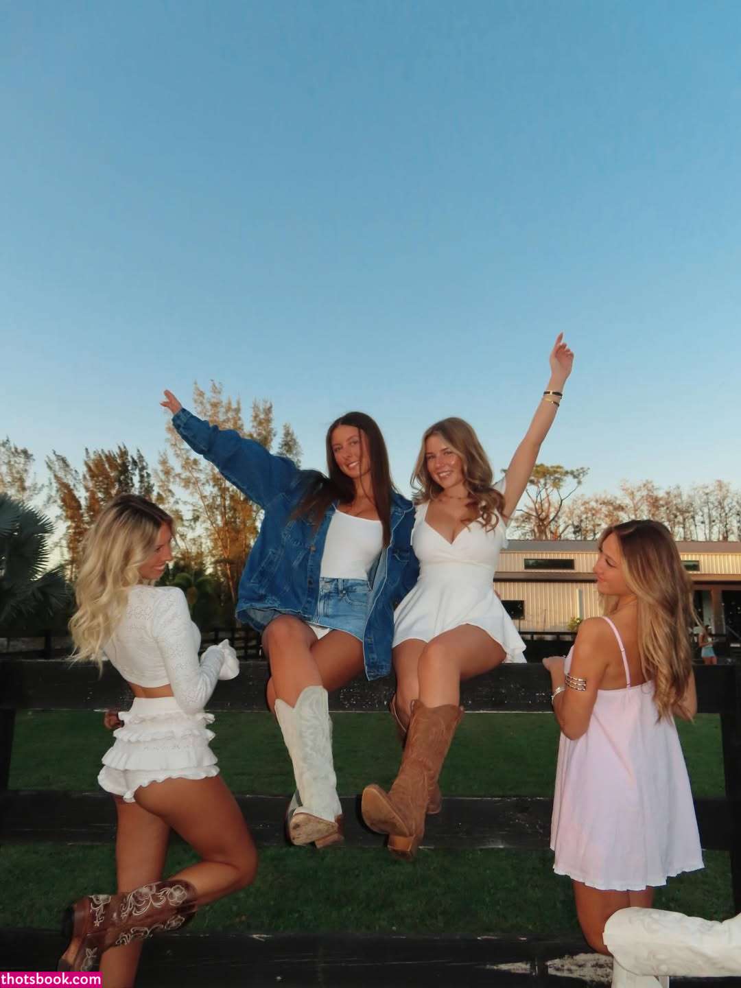 Ariana White Photo #42