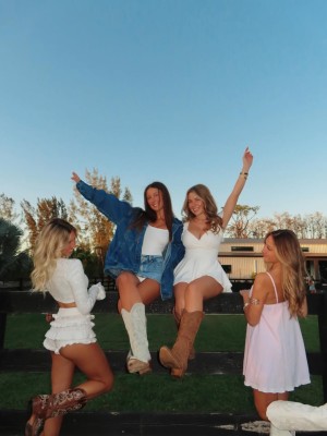 Ariana White Photo #42