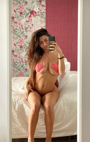 Astrid Millan Photo #15