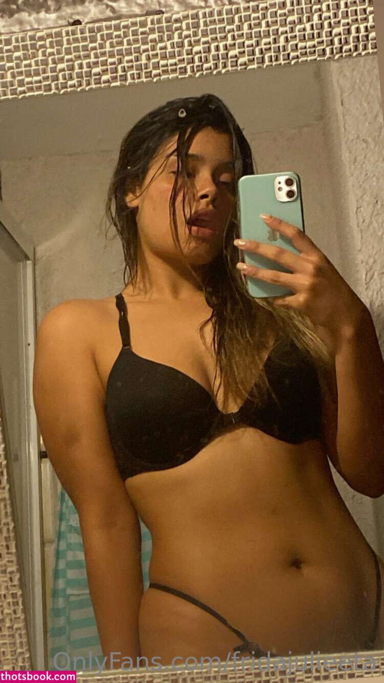 Frida Julieta Photo #17