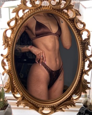 Chloe Christian Photo #10