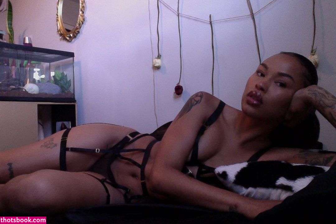 Chloe Christian Photo #15