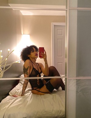 Chloe Christian Photo #19