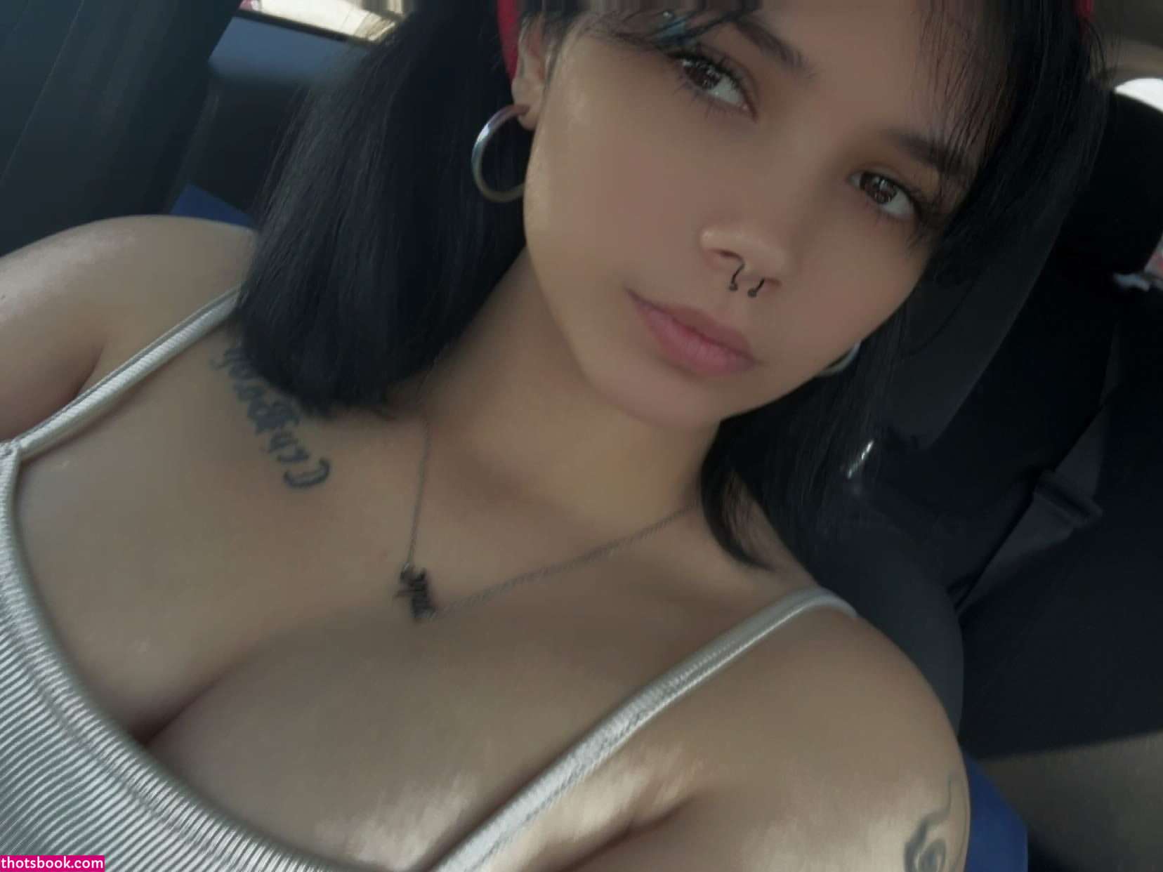 Julia Graham Photo #2