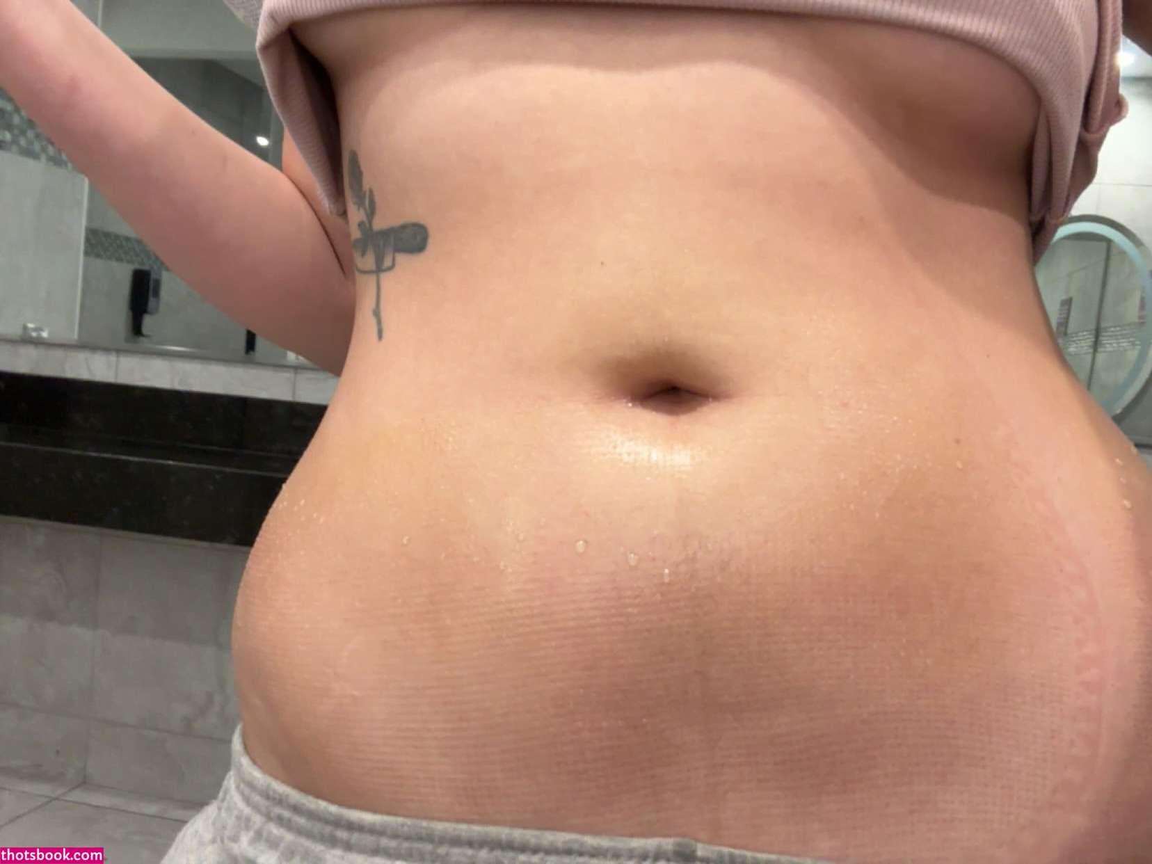 Julia Graham Photo #4