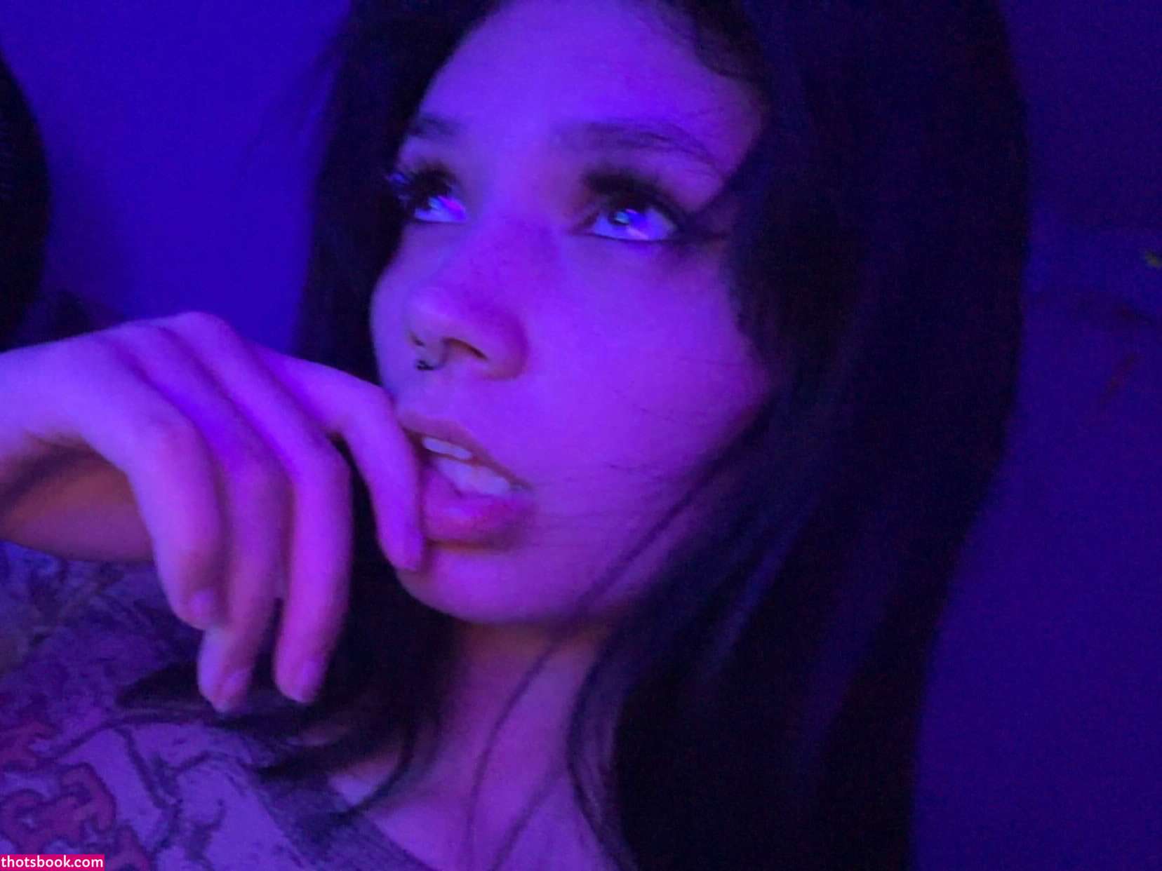 Julia Graham Photo #7