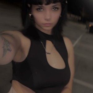 Julia Graham Photo #15