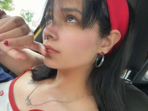 Julia Graham Photo #17