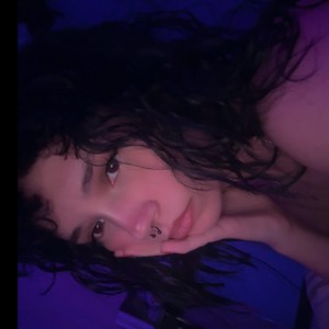 Julia Graham Photo #21