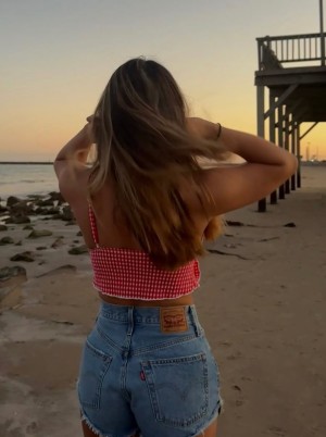 Emily Guyen Photo #10