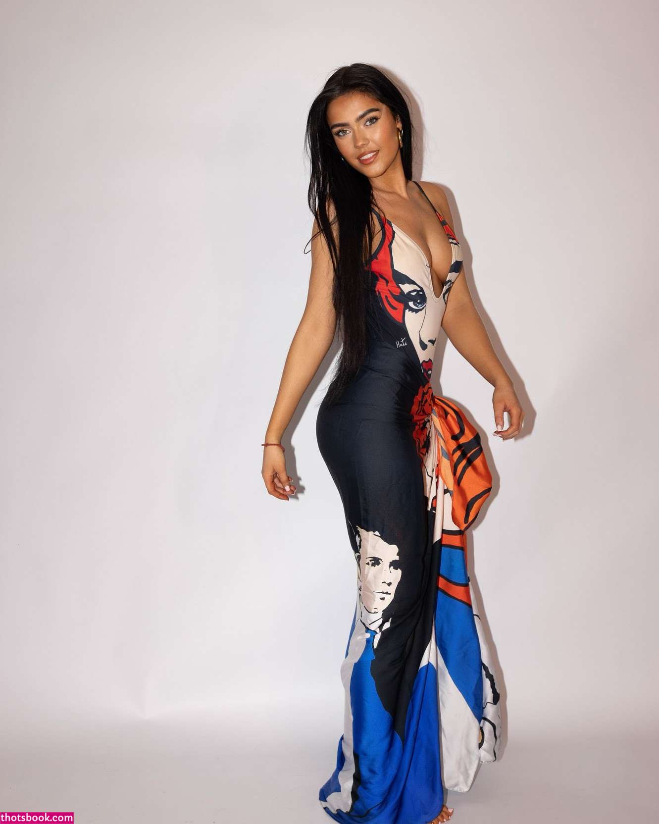 Roxanarosuu Photo #7