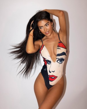 Roxanarosuu Photo #10