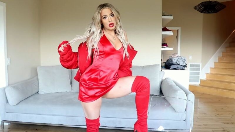 Tana Mongeau Photo #14