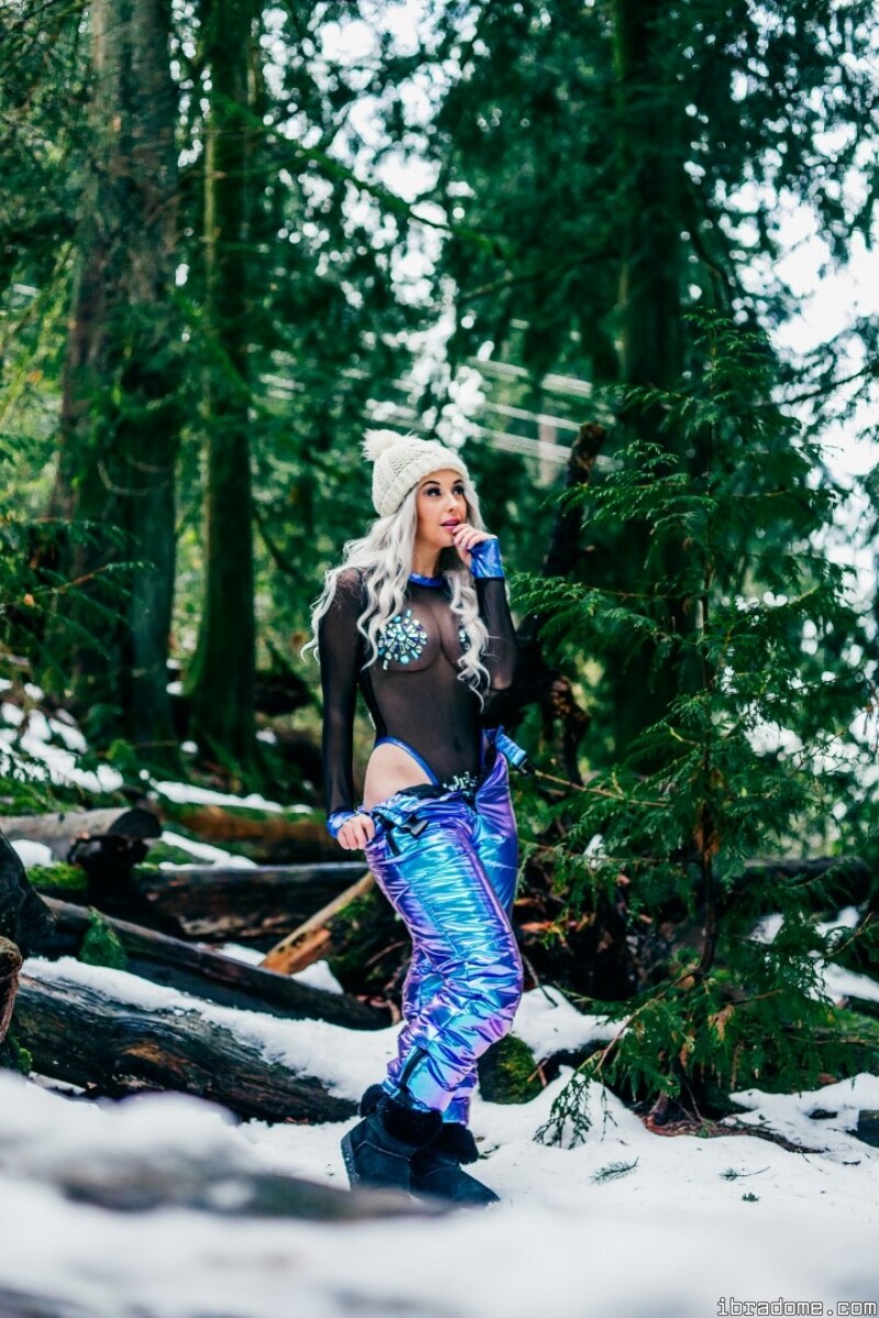 Meg Turney Photo #84