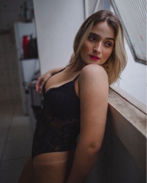 Clara Rosania Photo #2