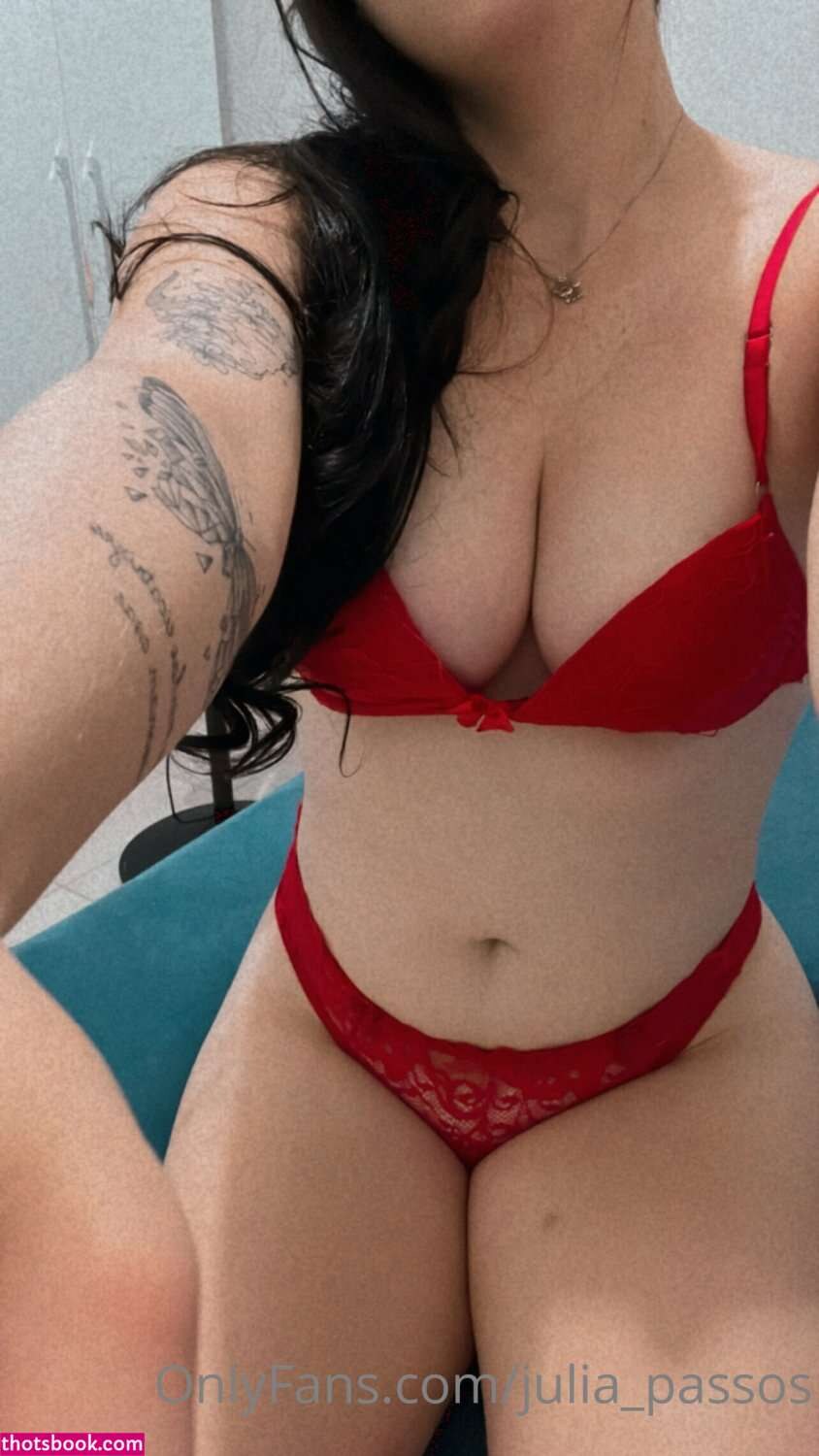 Julia Passos Photo #11