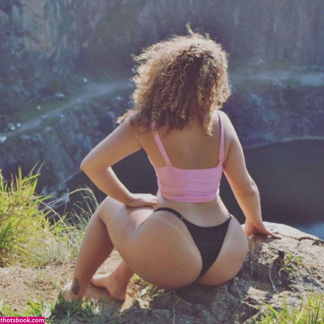 Vitoria Mansueto Photo #22