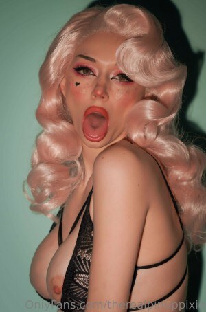 Pinuppixie Photo #40