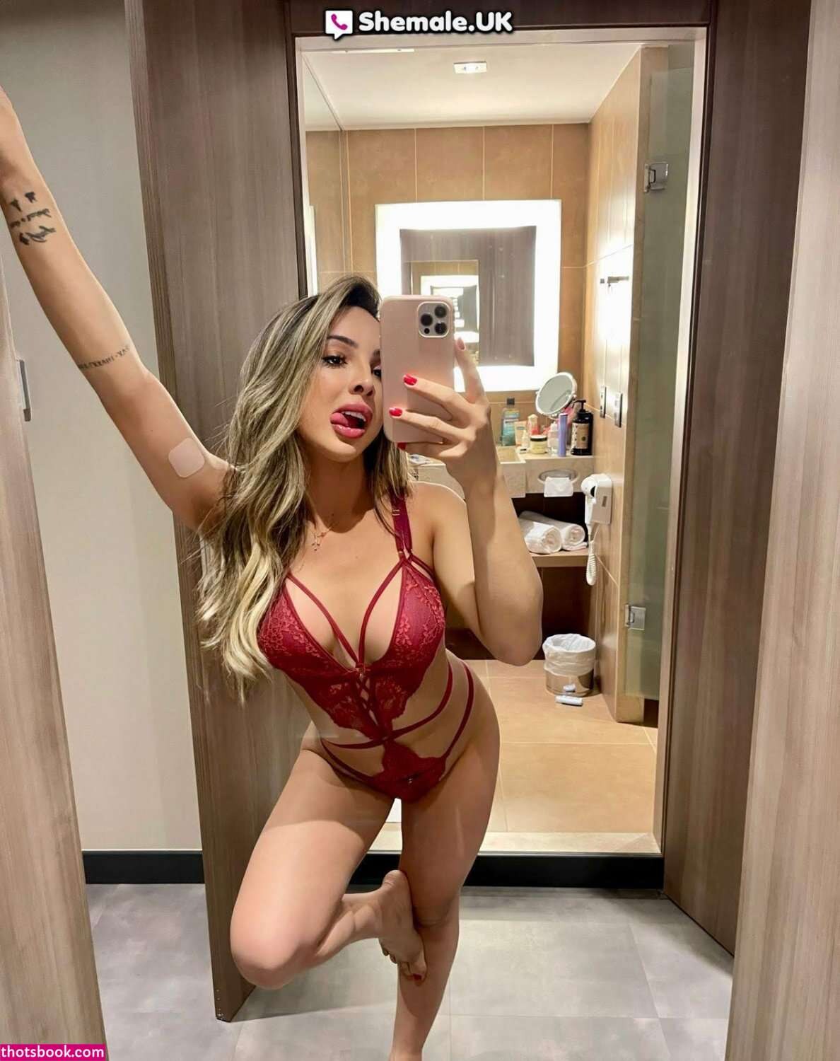 Maria Clara Photo #8