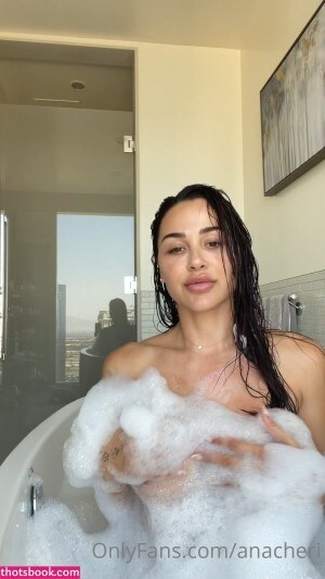 Ana Cheri Post #40