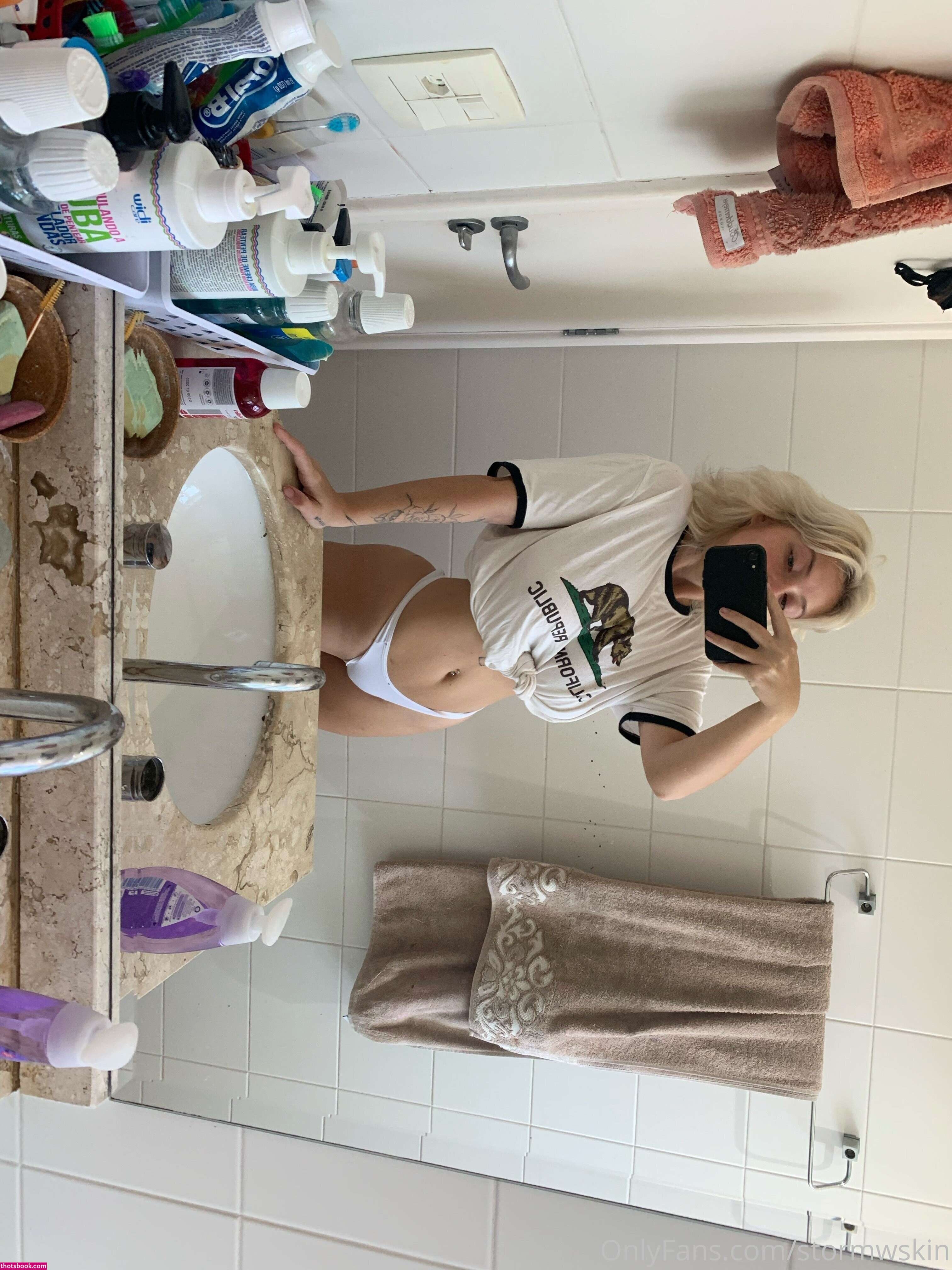 Lola Janussi Photo #26