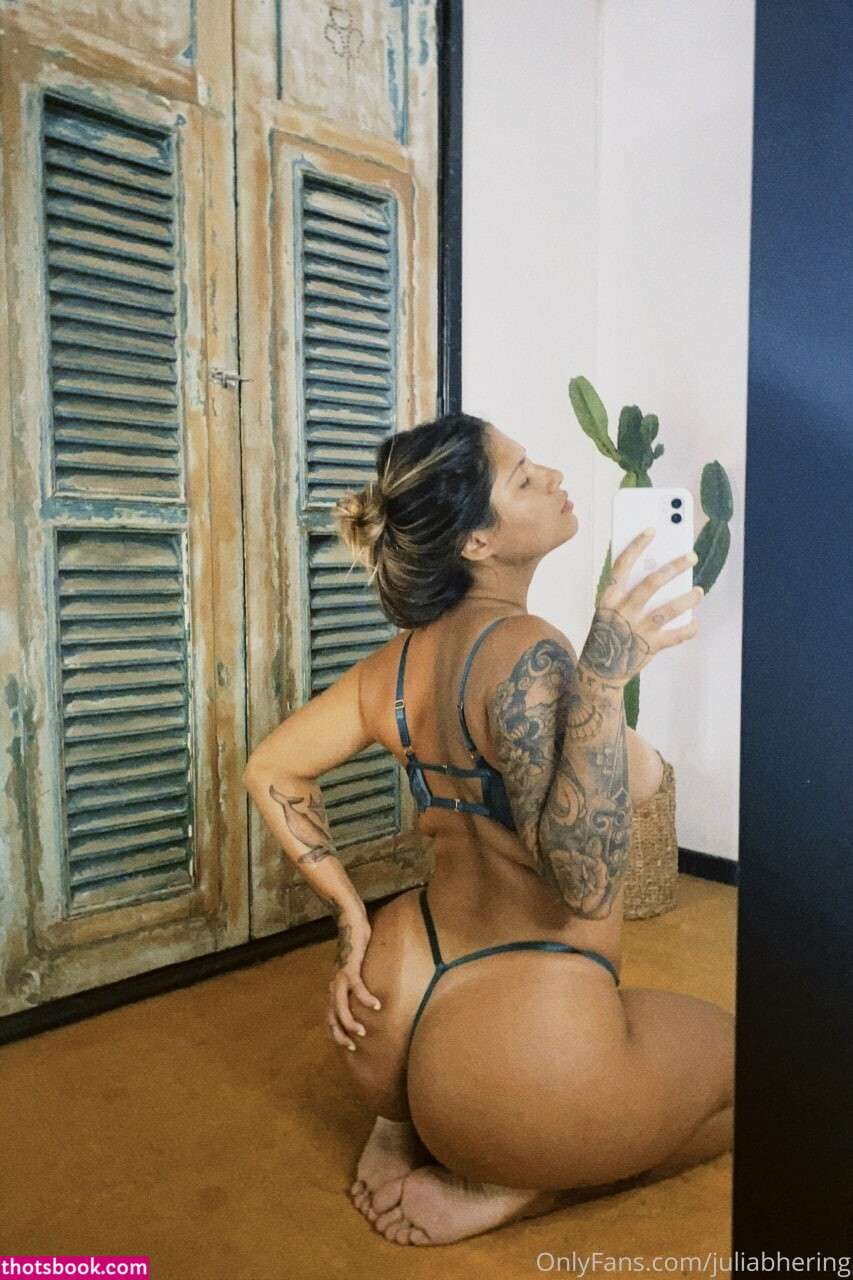 Julia Bhering Photo #20