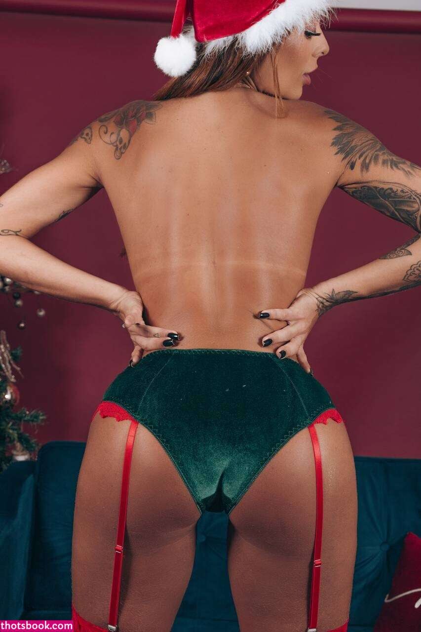 Monique Amin Photo #15