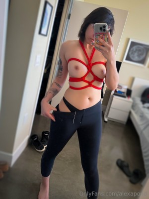 Alexa Pond Photo #283