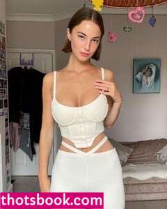 Amelie Manzoli Photo #36