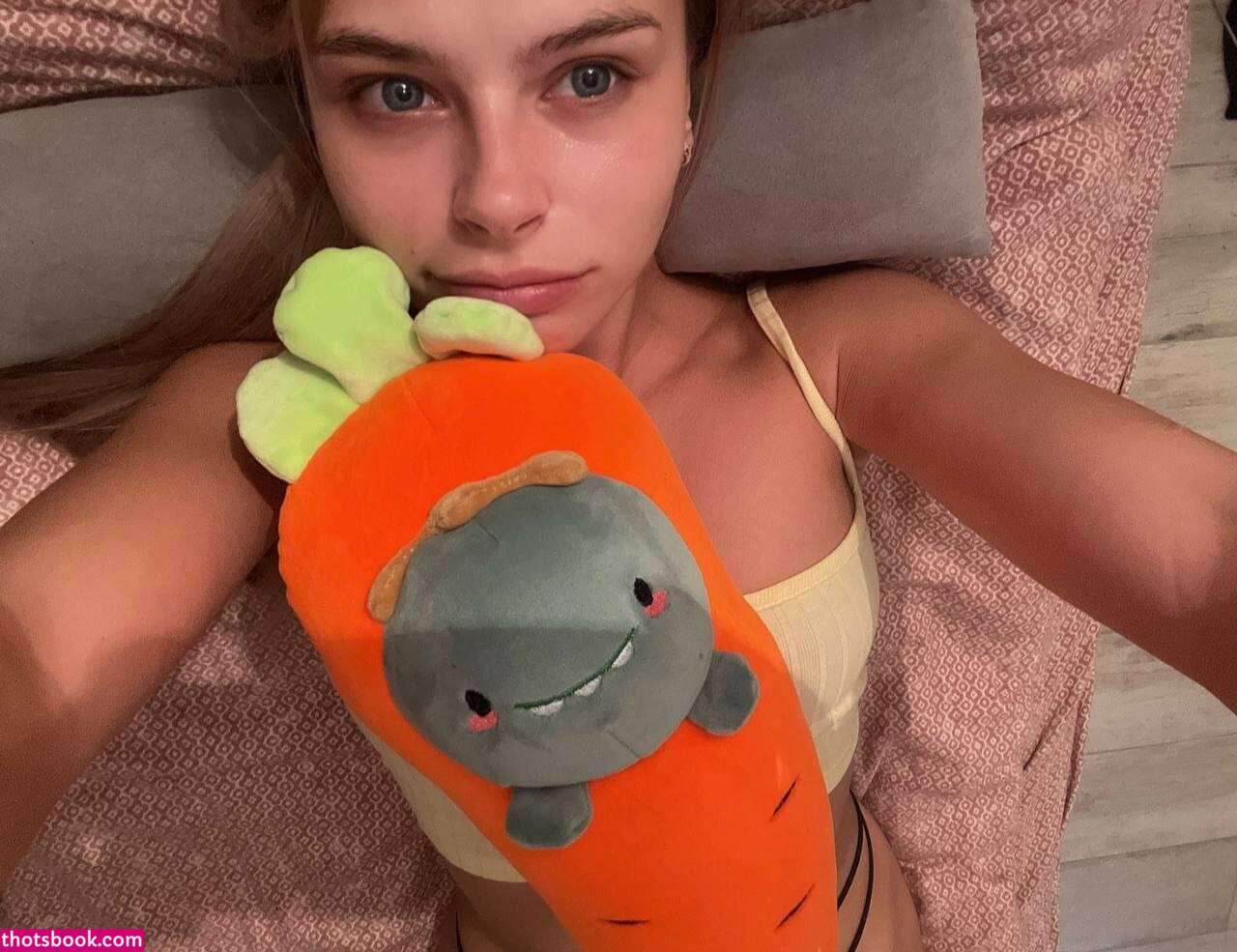 Mihalina Novakovskaya Photo #89