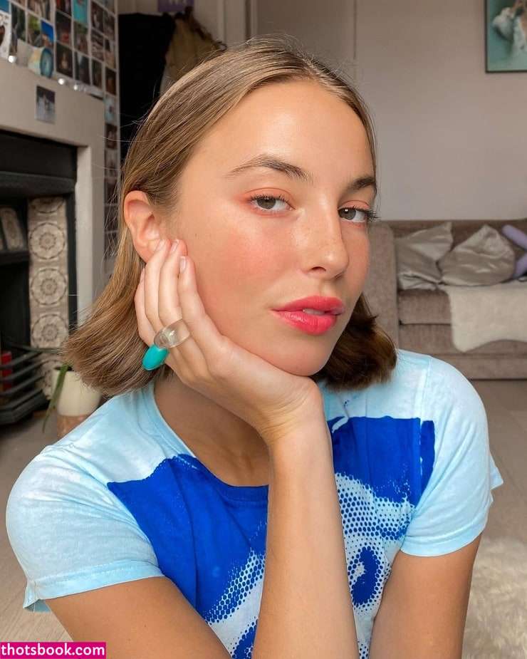 Amelie Manzoli Photo #118