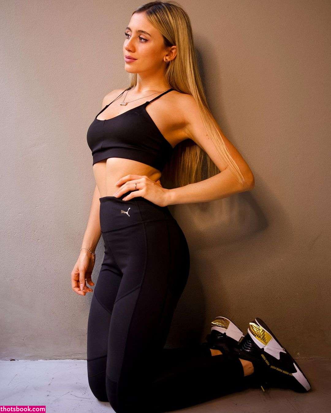 Morena Beltran Photo #18