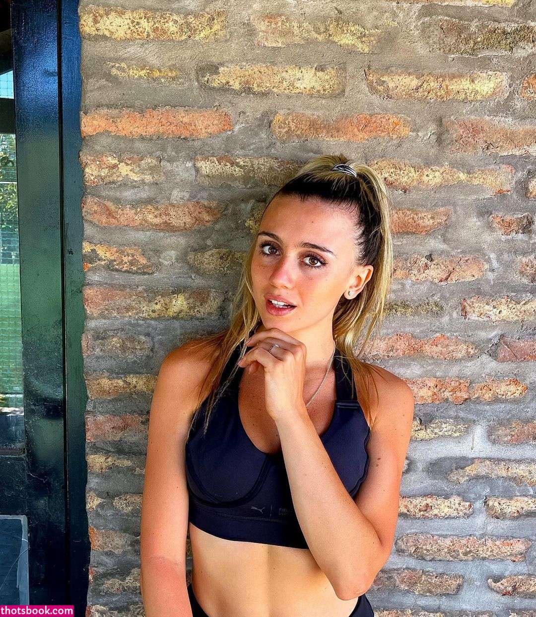 Morena Beltran Photo #29