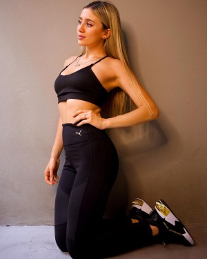 Morena Beltran Photo #18