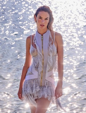 Alessandra Ambrosio Photo #118