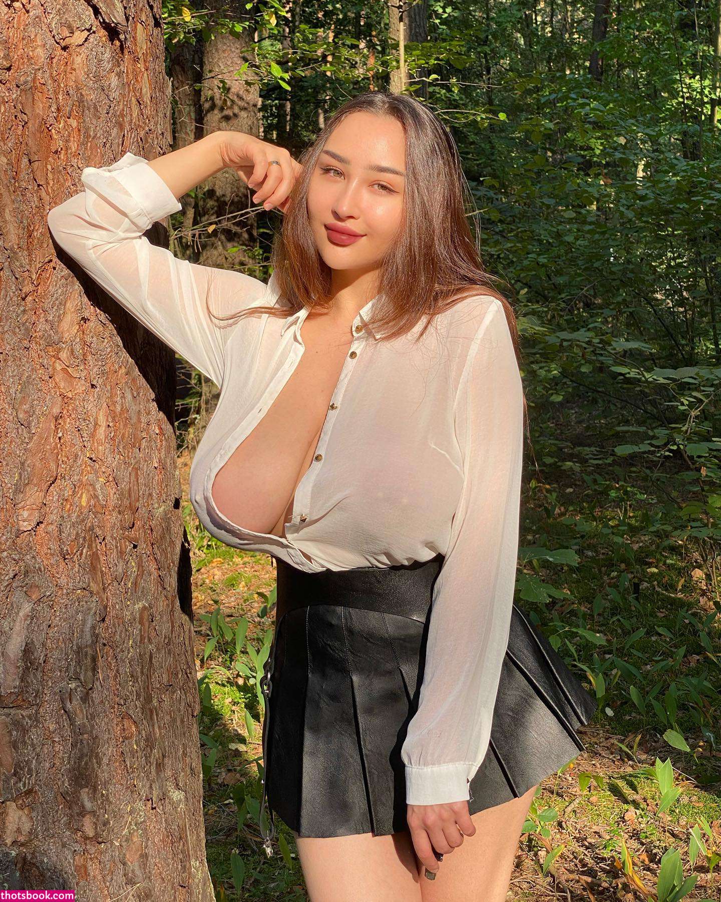 Louisa Khovanski Photo #298