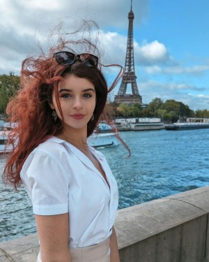 Chloe Lockley Photo #2