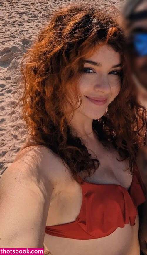 Chloe Lockley Photo #24